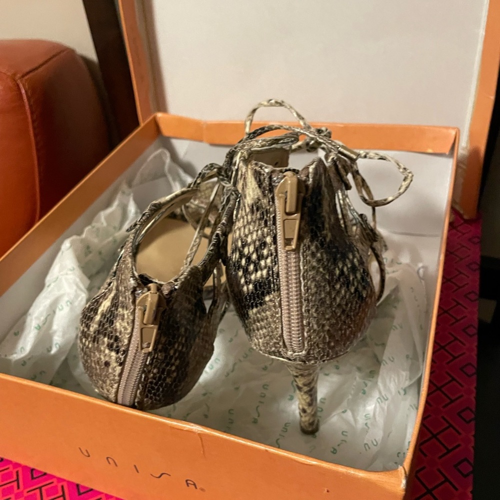 🔥Snake 🐍 Skin Shoes - Picture 6 of 8